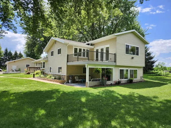 N8963 Lakeshore Rd, Beaver Dam, WI 53916