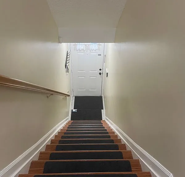 92 Callahan Ct — Photo 3