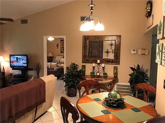 4th image of 1027 Barcelona Dr
