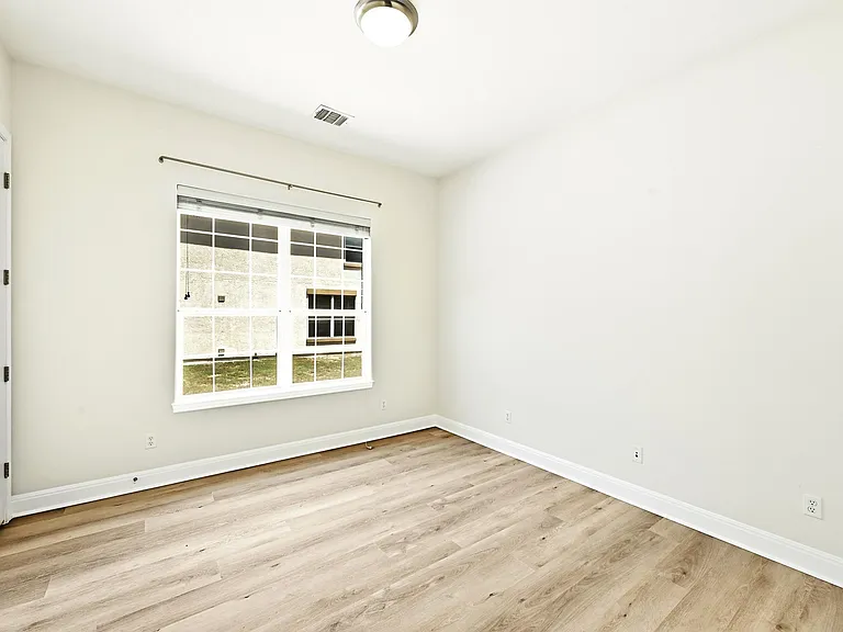 201 Varco Dr — Photo 24