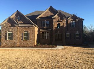 252 Tuxedo Ln, Greer, SC 29651
