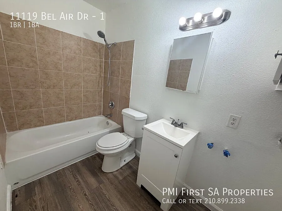 Fourplex two bedroom unit is ready to move in in Castle Hill — Photo 3