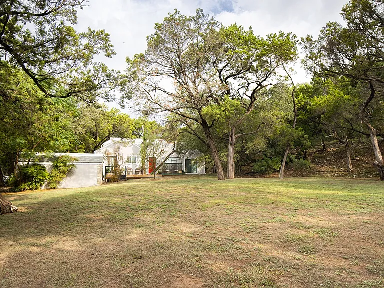 Redbud Bungalows — Photo 16