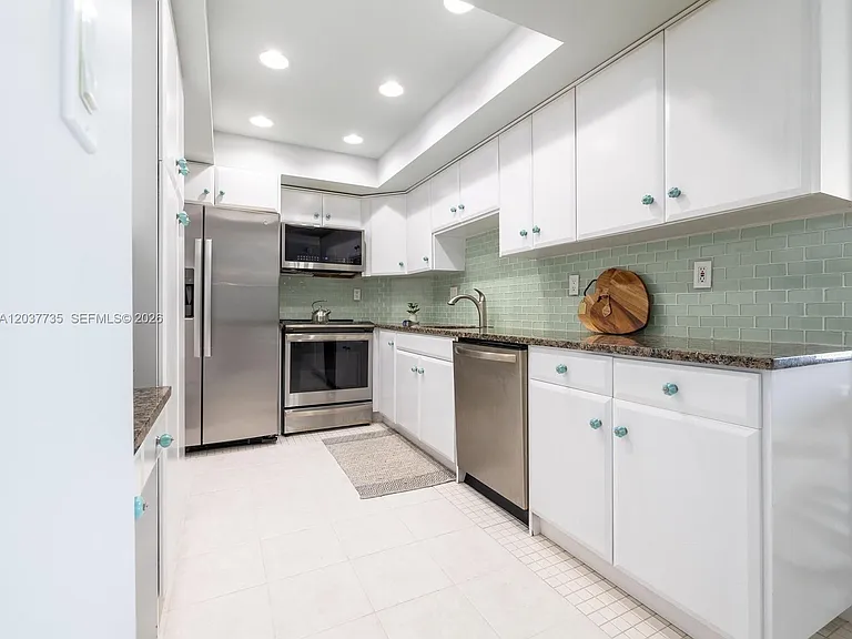 500 Bayview Dr #1520 — Photo 35