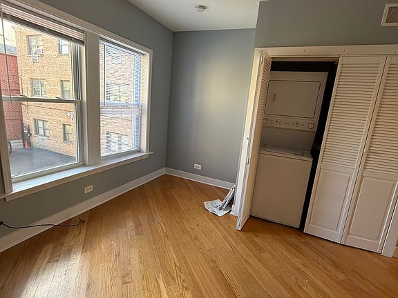 5th image of 1644 W Pratt Blvd APT 1E