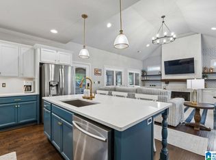 369 Strathaven Dr, Pelham, AL 35124