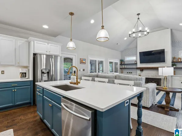 369 Strathaven Dr, Pelham, AL 35124
