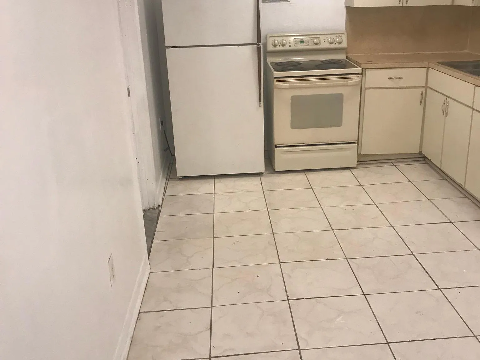 1 bed, 900 sqft, $1,595 — Photo 3