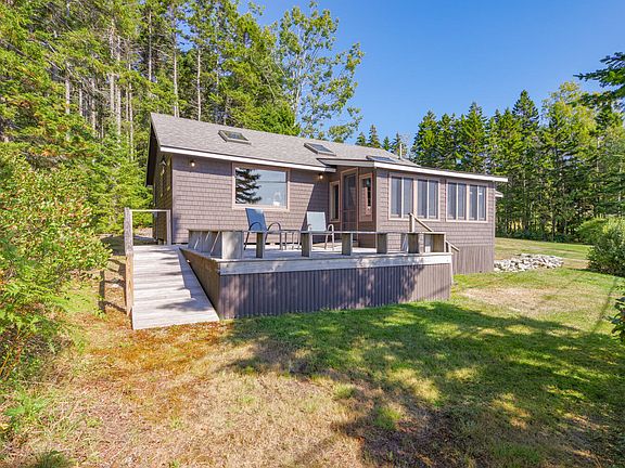 3rd image of 423 Martin Point Road