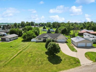 405 Linn Dr, Palo, IA, 52324
