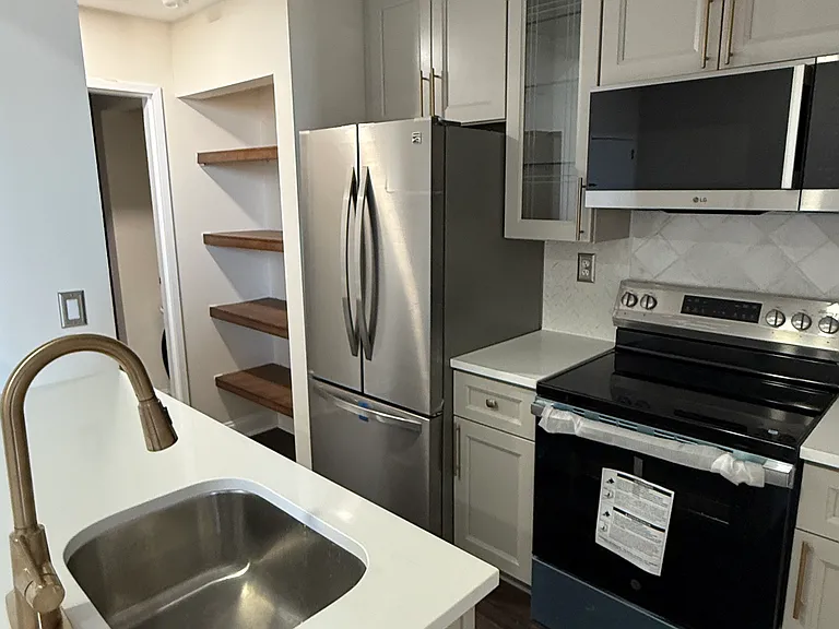 315 New St #613 — Photo 10