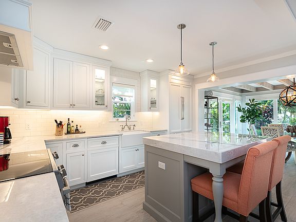 4th image of 273 Silver Moss Dr
