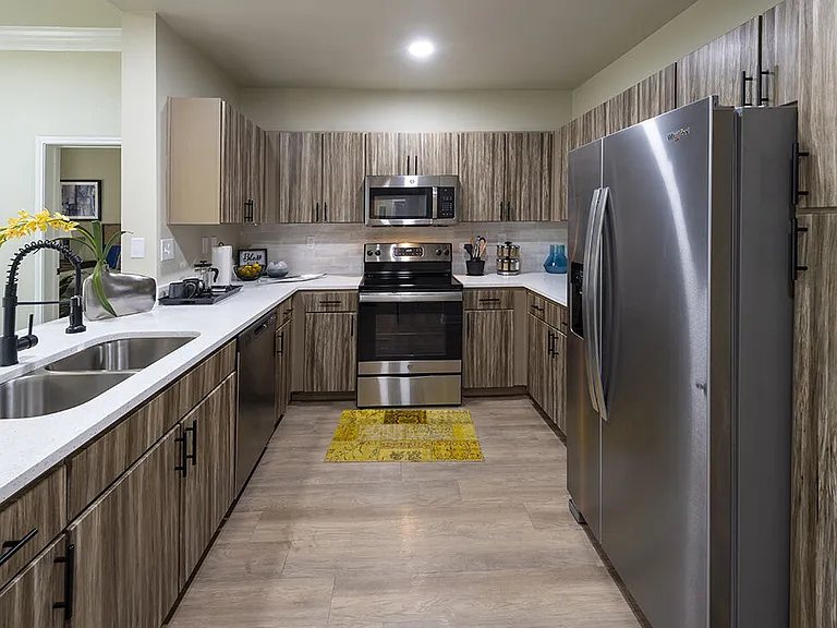 4001 Midtown — Photo 33