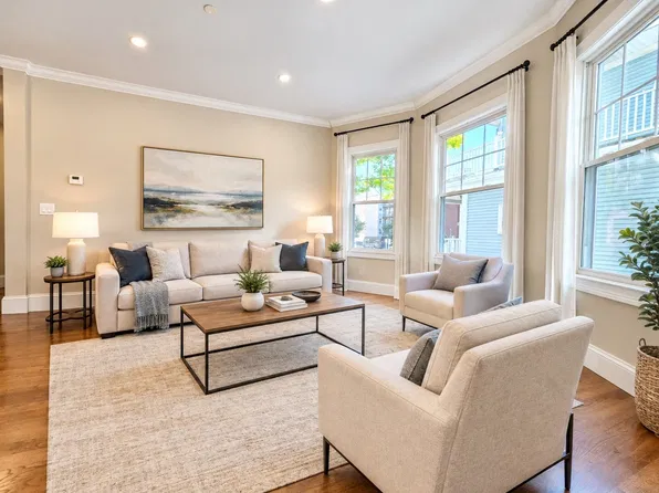 152 Washington St #1, Brighton, MA 02135