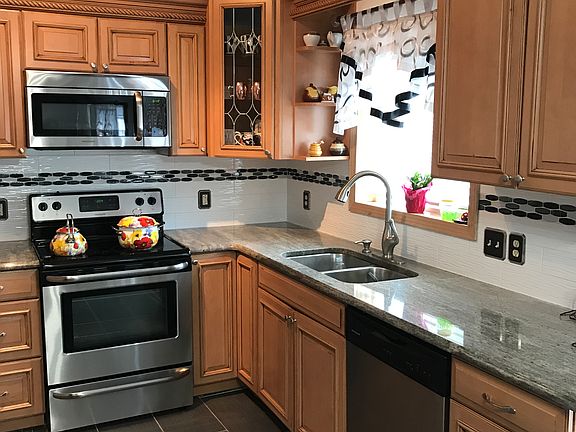 5th image of 11990 Fergus St NE