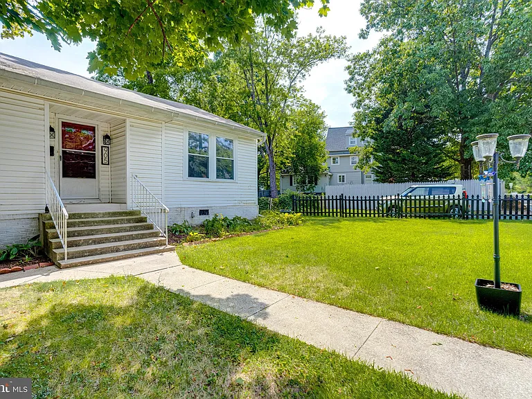 905 Regester Ave — Photo 40