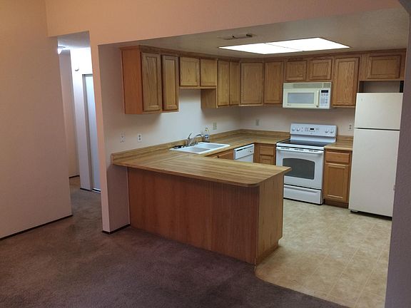 3rd image of 4906 Saddlerock Way