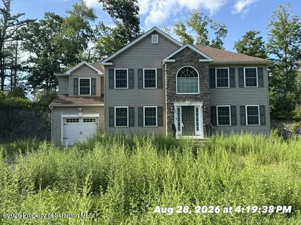 225 Swan Ct, East Stroudsburg, PA 18302