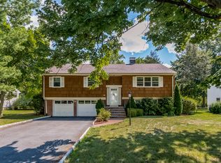 66 Rock Ridge Dr, Rye Brook, NY 10573