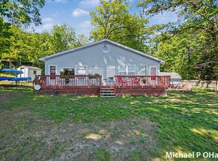 818 W Wells St, White Cloud, MI 49349