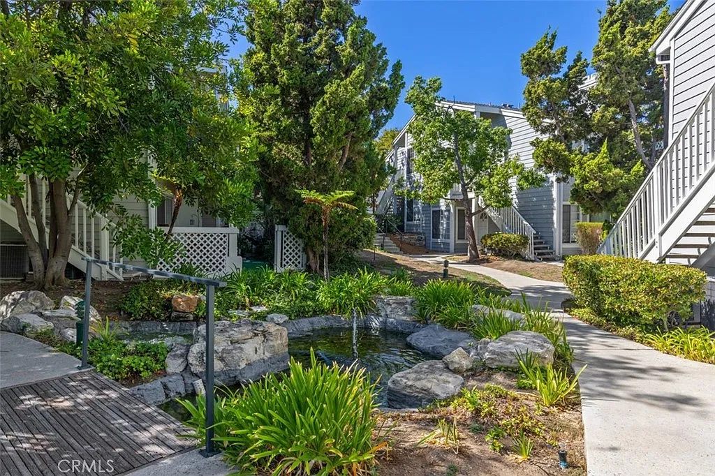 1 bed, 711 sqft, $2,490 — Photo 1