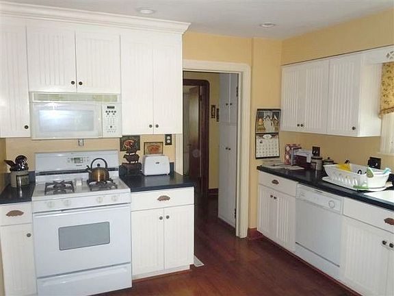 2nd image of 783 Crestview Dr
