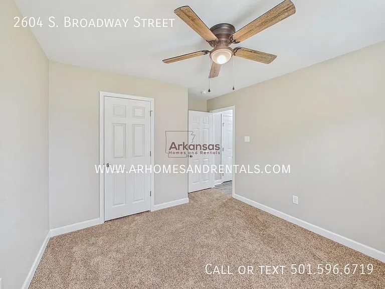 2604 S Broadway St — Photo 7