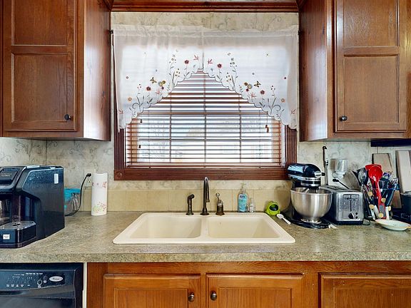 4th image of 8 Sheldon Place