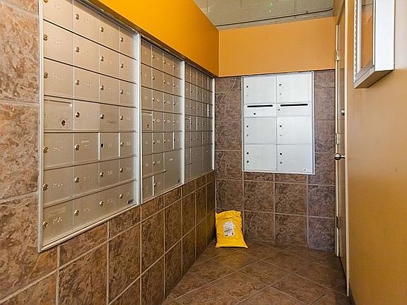 2nd image of 2310 S Canal St Unit 608