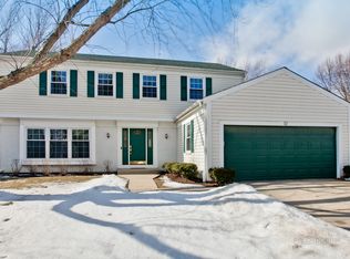 12 Birmingham Pl, Vernon Hills, IL 60061