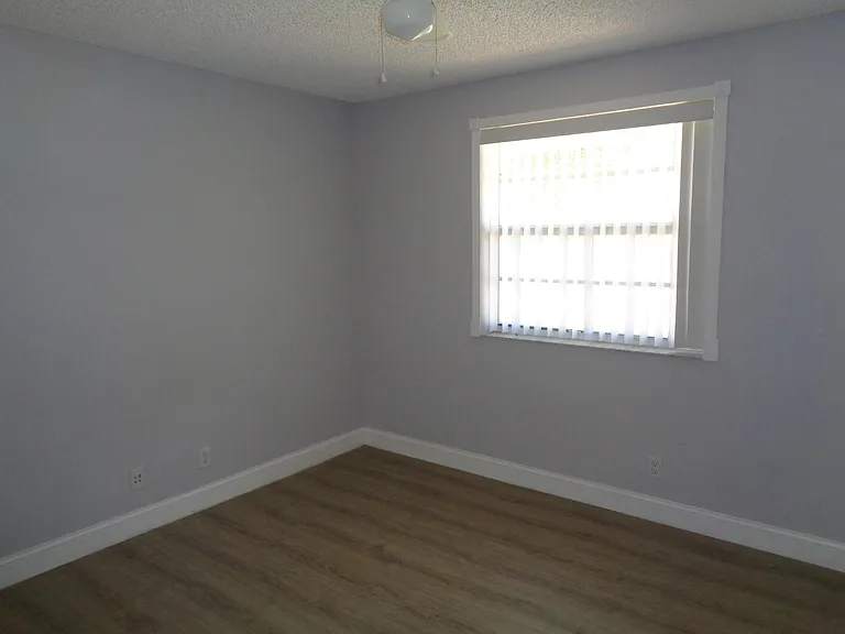 1917 NE 3rd St #103 — Photo 15