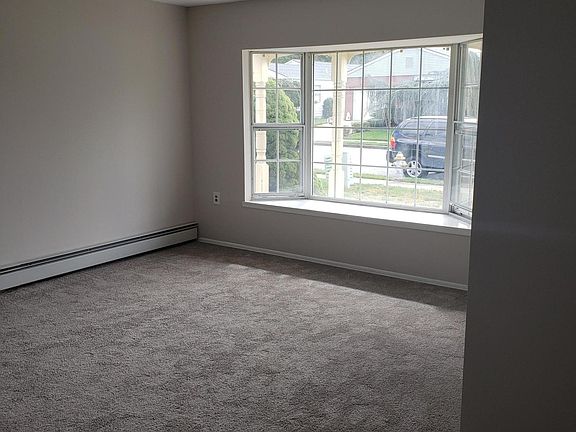 3rd image of 88 Paradise Blvd