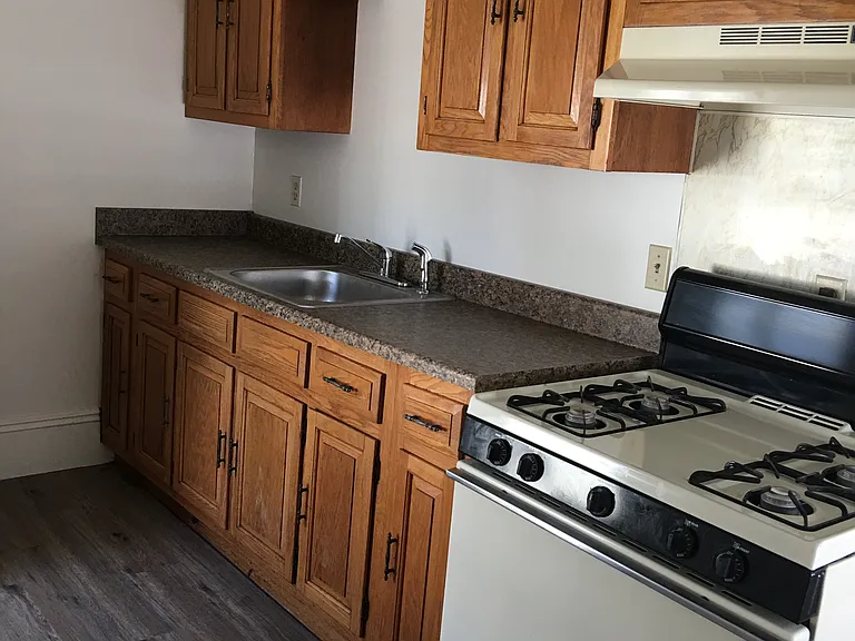 30 Titcomb St #3 — Photo 1