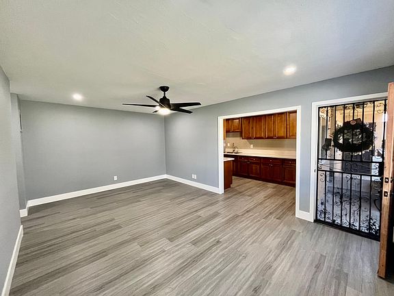 3rd image of 3070 Vineland Ave APT 1