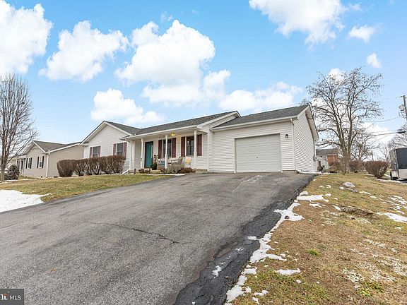 5th image of 62 Mimosa Dr