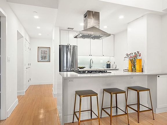 4th image of 130 Beekman St APT 4B