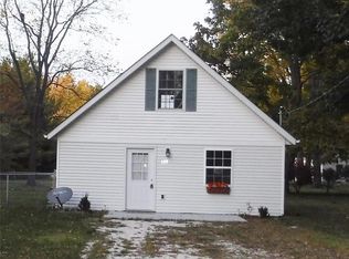 609 Madison St, Kane, IL 62054