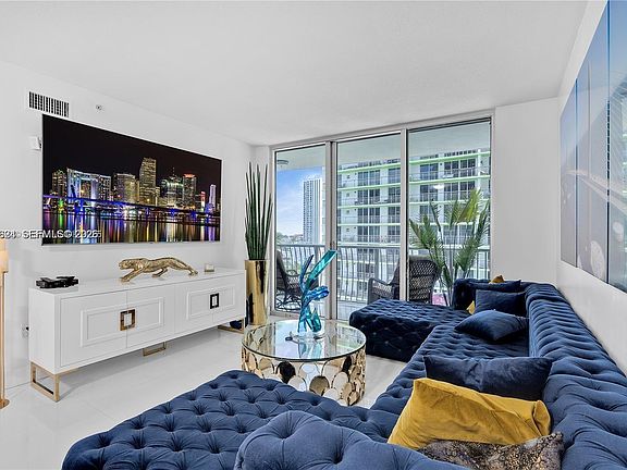 2nd image of 1750 N Bayshore Dr APT 1710
