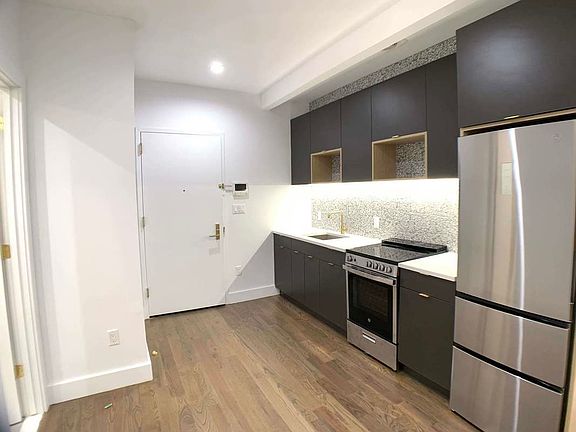 2nd image of 484 Gates Ave #4S