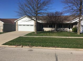 4203 Briarwood Dr, Cedar Falls, IA 50613