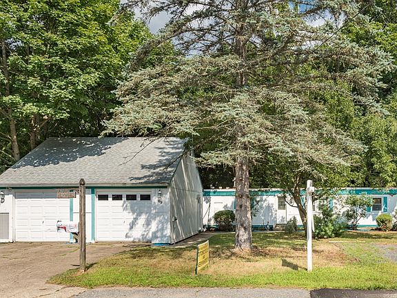 5th image of 69 Pleasant St