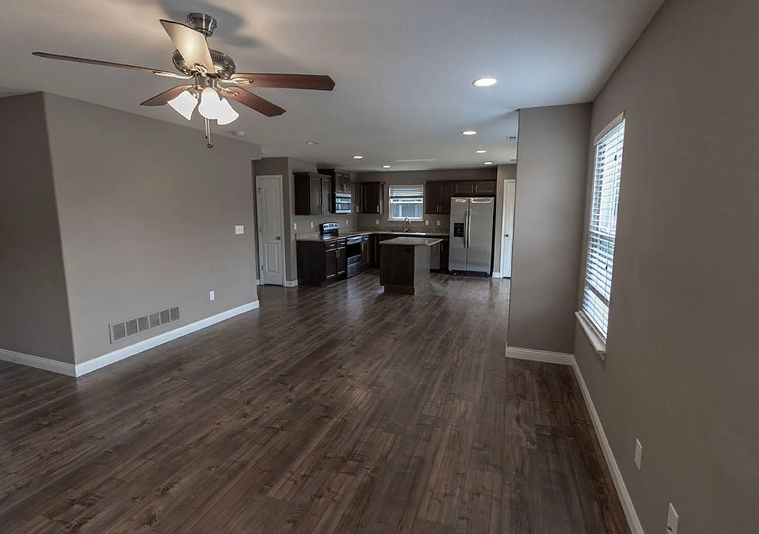 Beautiful 3 bedroom home — Photo 4