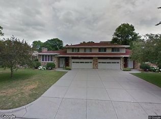 5207 Grandview Ln, Edina, MN 55436