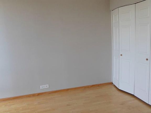 4th image of 1660 N La Salle St #3210