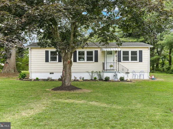 95 San Juan Dr, Colonial Beach, VA 22443