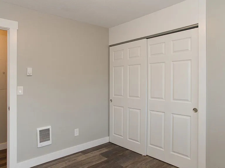 2600 NE Lombard St — Photo 9