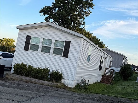 2nd image of 697 Regent Dr