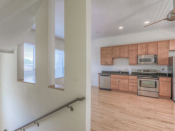 4th image of 4553 Washington St #D1