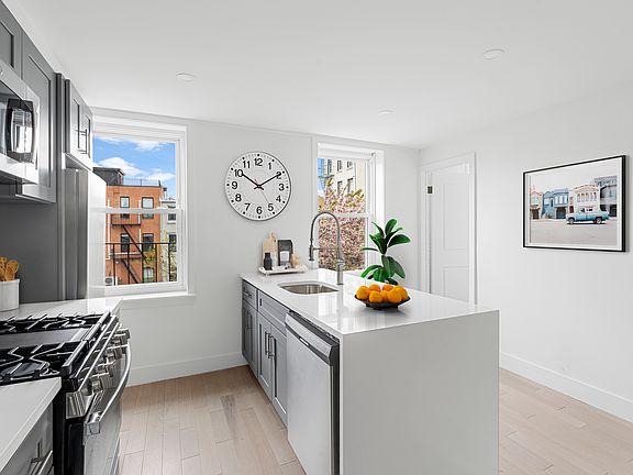 4th image of 91 Woodhull St #4