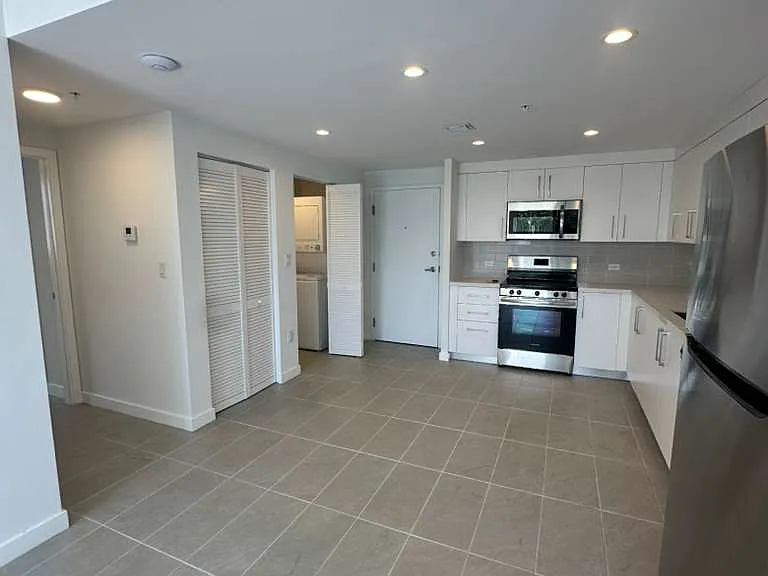 2622 SW 12th St #1 — Photo 6